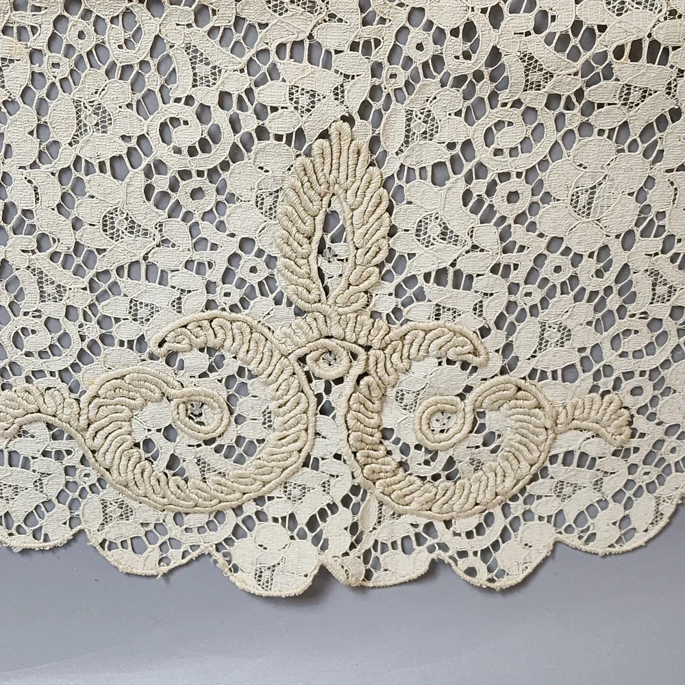 Vintage Lace Table Runner 68